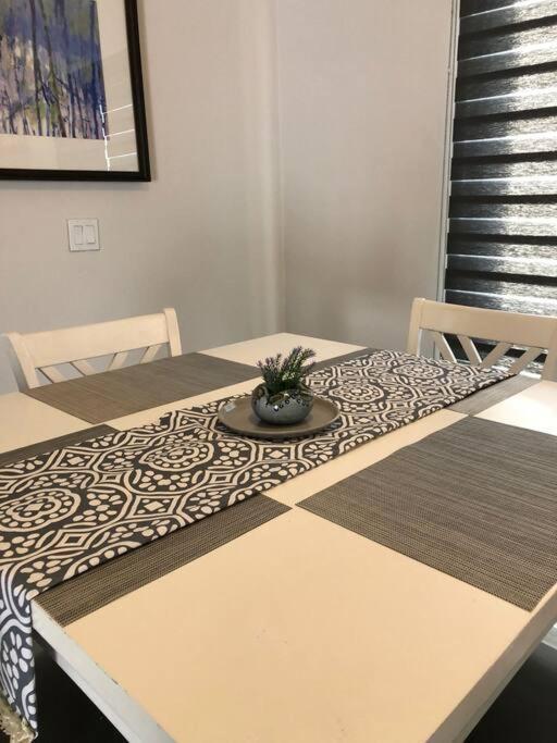 Lovely 1 Bedroom Apartment W/Private Parking 恩塞纳达港 外观 照片