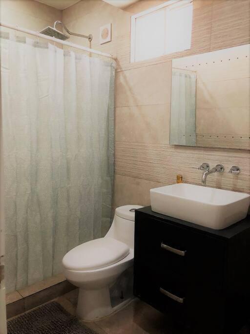 Lovely 1 Bedroom Apartment W/Private Parking 恩塞纳达港 外观 照片