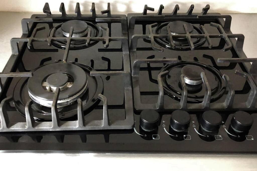Lovely 1 Bedroom Apartment W/Private Parking 恩塞纳达港 外观 照片