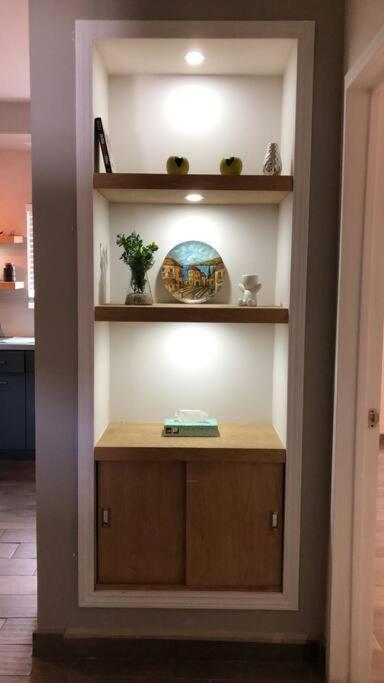 Lovely 1 Bedroom Apartment W/Private Parking 恩塞纳达港 外观 照片