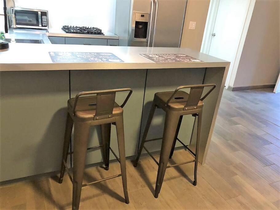Lovely 1 Bedroom Apartment W/Private Parking 恩塞纳达港 外观 照片